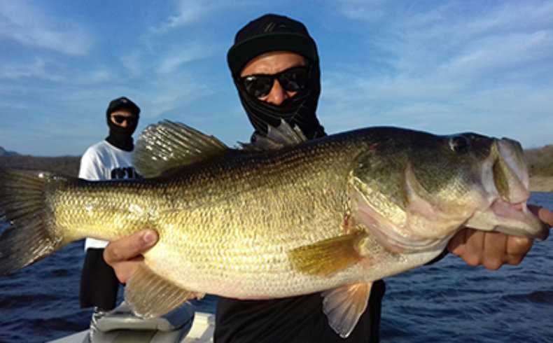 2017-04 - Kenjiro Yamashita (Lake El Salto)